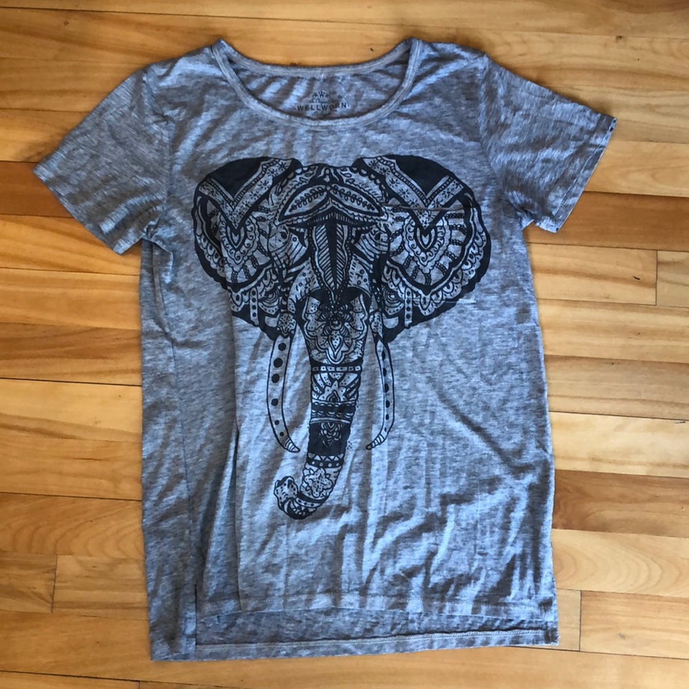 Grey elephant graphic shirt